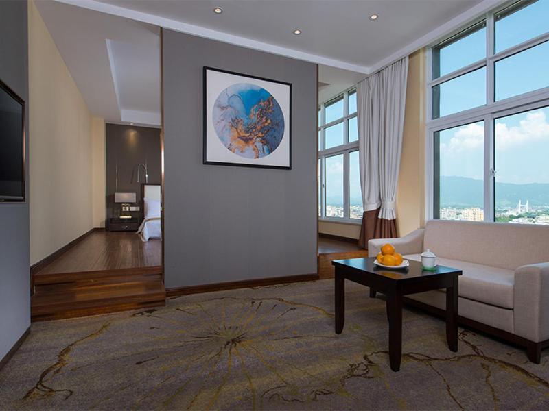 Vienna International Hotel Diecai Wanda High Speed ​​Rail Station Guilin Exterior photo